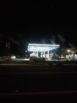 I feel really safe at this gas station at anytime of night.  I can't say that about many others in Apple Valley.