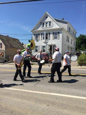 Fitchburg 4th of July parade 2018. Sunflower band.