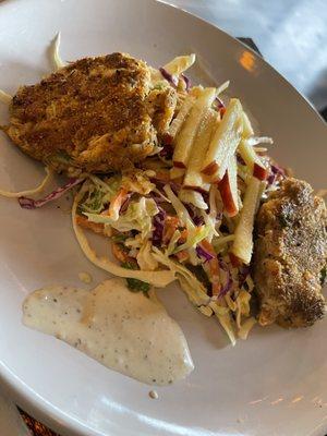 Crab cakes with lemon remoulade