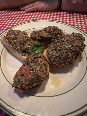 Crostini With Mushroom Pate