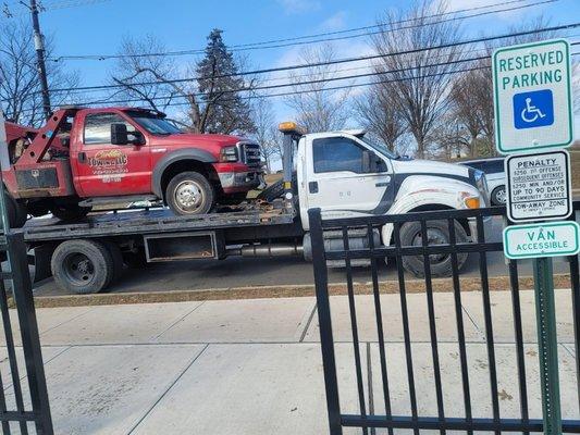 Carlitos Towing