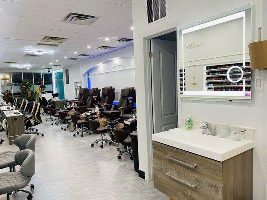 New York Nail Lounge