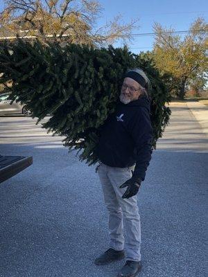 Shaun Murray, owner and Christmas tree loader extraordinaire!