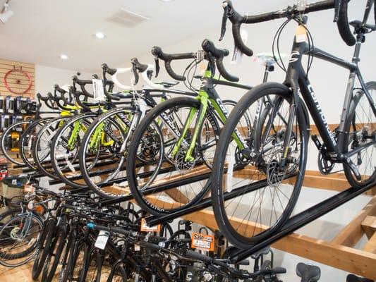 Large selection of high end Cannondale Synapse, SuperSix and CAAD12 road bikes.