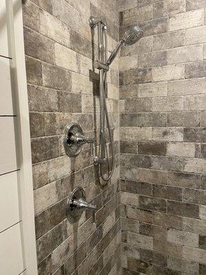 Shower installation