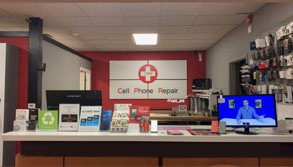 CPR Cell Phone Repair Lancaster PA - Store interior