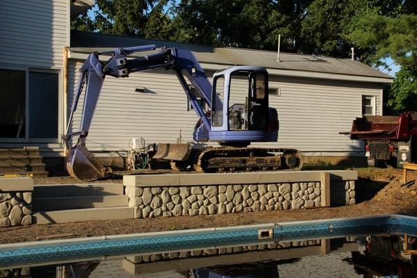 Retaining wall around pool