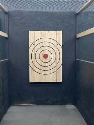 6 axe throwing lanes.