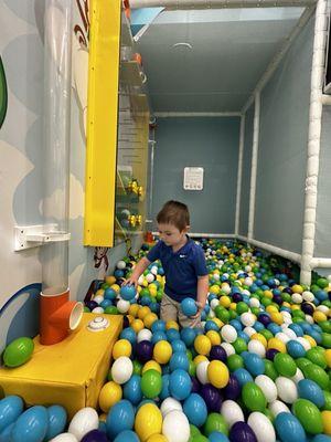 Ball pit