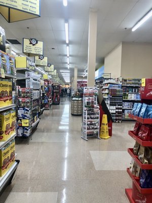 Hannaford Delmar NY. Older, smaller store, fairly clean.