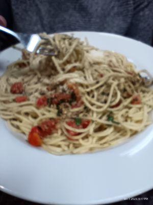 Guiseppi's of Chesterfield: Spaghetti with oil, garlic and tomatoes