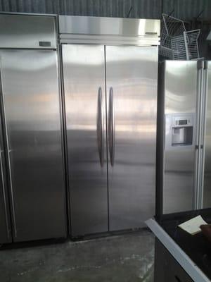 Kitchenaid built-in stainless, cold,82 inches tall, width of 35 inches, ice, cold kitchen ready come in and see, only $1895.00