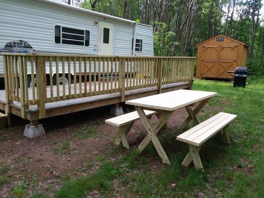 Deck with picnic table