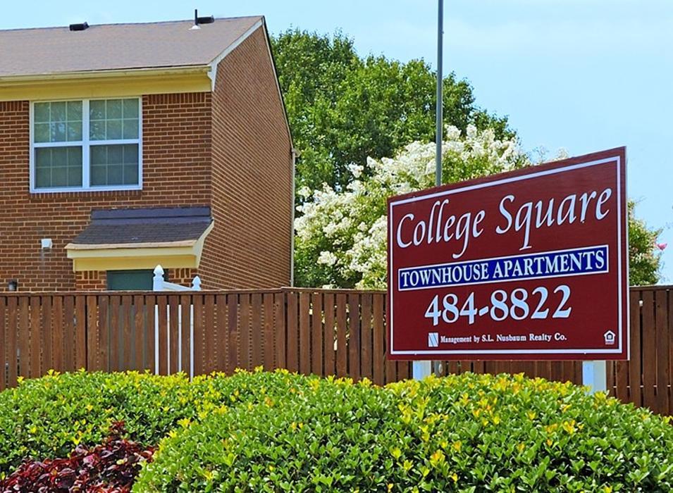 College Square at Harbour View Townhome Apartments