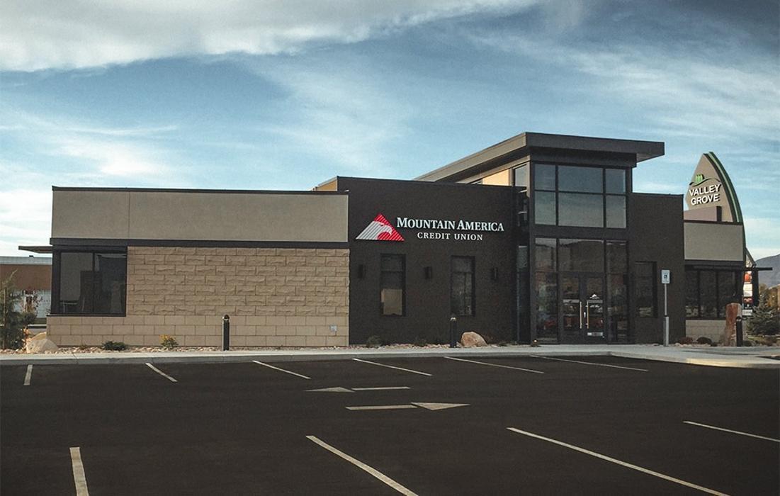 Mountain America Credit Union - Pleasant Grove: Pleasant Grove Boulevard Branch