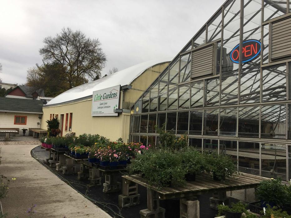 Little Garden Greenhouse