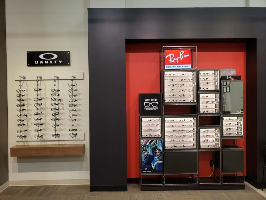 Optiks International - Edmonton - Mayfield Common