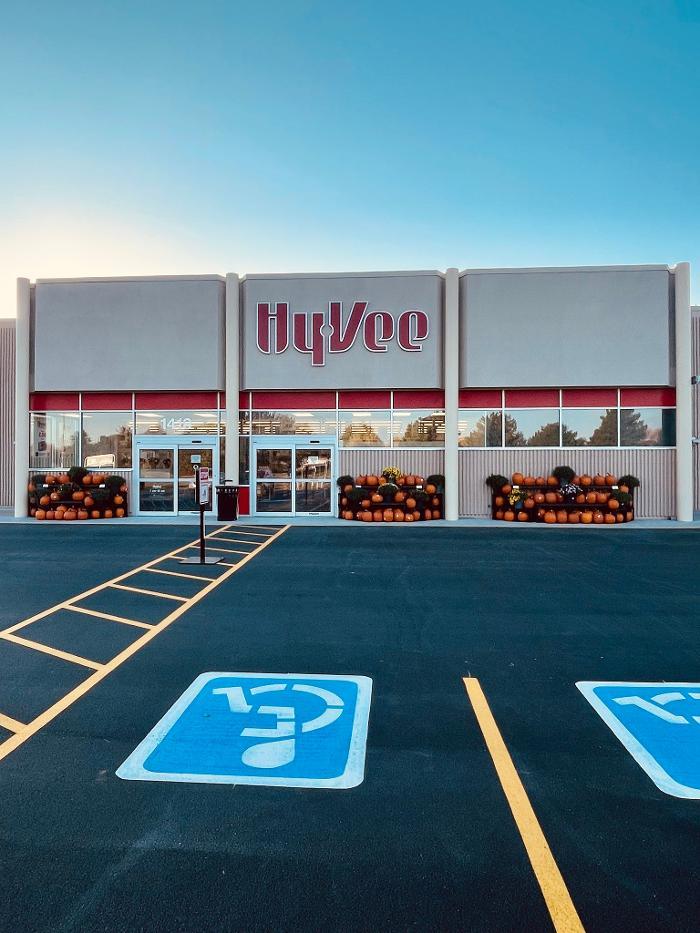 Hy-Vee Grocery Store