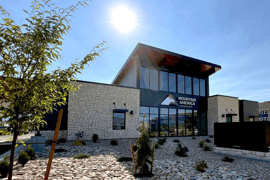 Mountain America Credit Union - Vineyard: 450 North Branch Branch